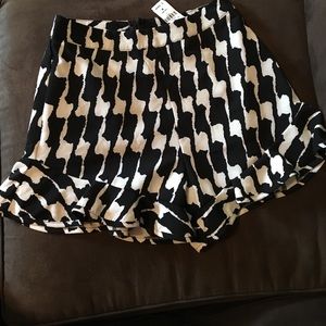 NWT LF shorts with ruffles